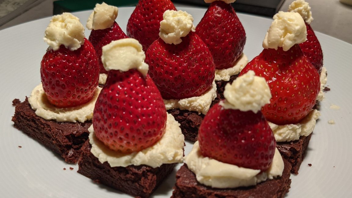 Christmas Recipe for Kids: Brownies with Santa Hats